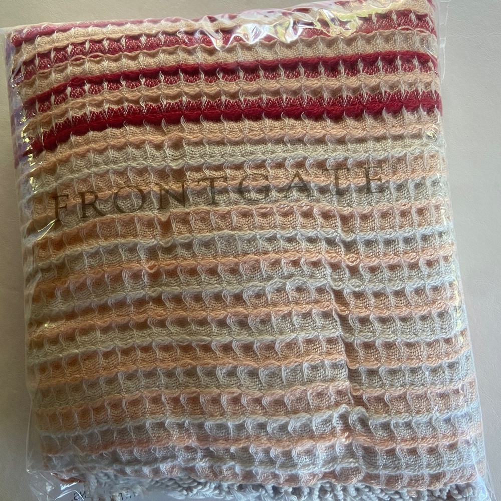 Frontgate coral waffle fringe throw - Picture 4 of 4
